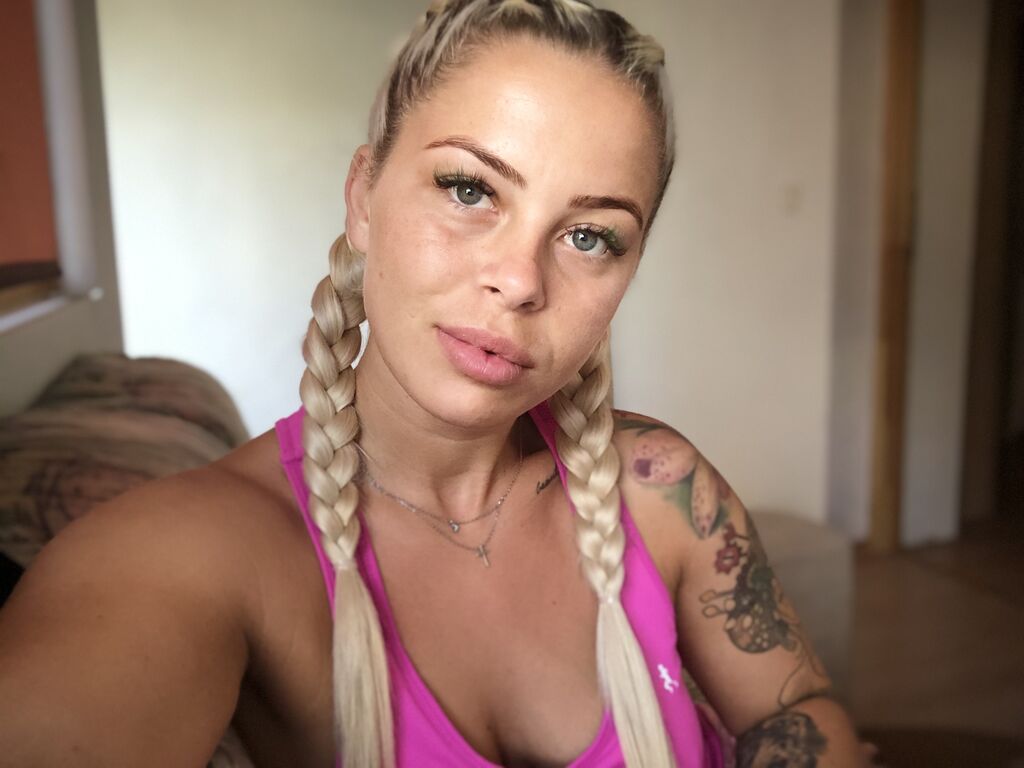 Kate Allya Picture